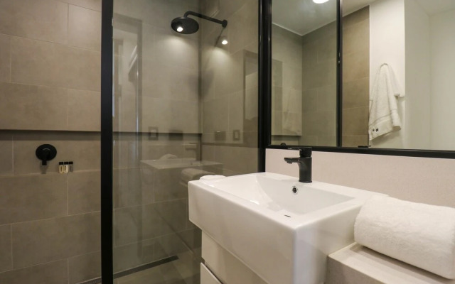 Zip Housing San Isidro
