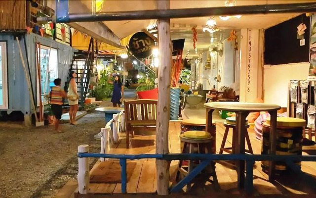 Think & Retro Cafe Lipa Noi Samui