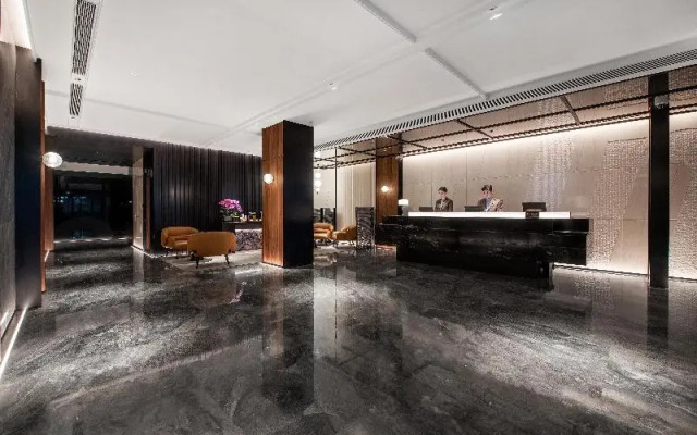 Intercity Hotel Shanghai Xizang South Road