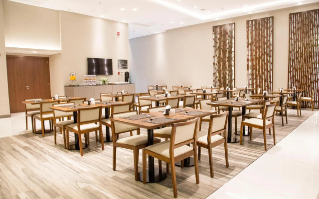 Hotel Land Plaza La Plata