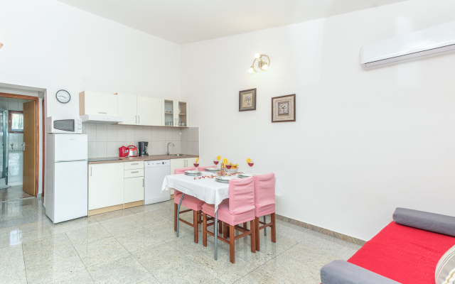 Cherry Apartment With Sea View