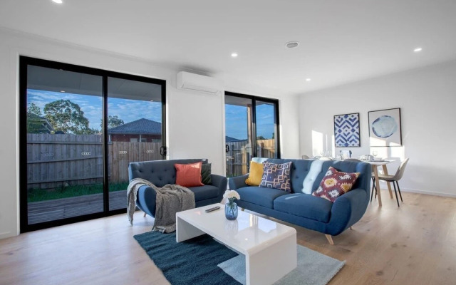 Trendy Sweet Home In Blackburn South