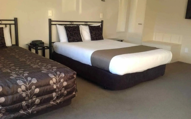 Pacific Coast Motor Lodge