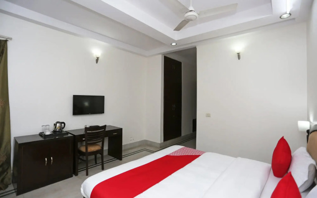 OYO 24023 Sunshine Residency