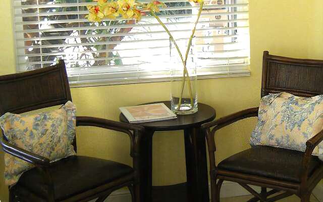 Palm Beach Hibiscus Bed & Breakfast