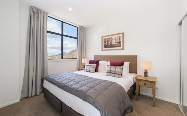 Executive 2 Bedroom Apartment Remarkables Park