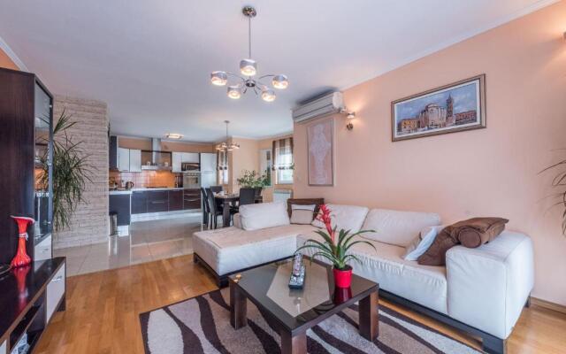 Kristina Apartments
