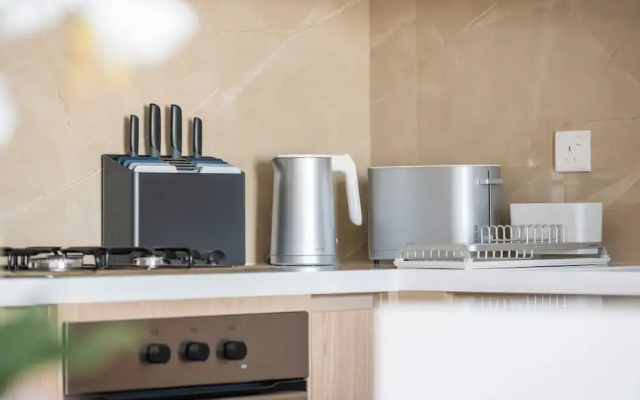 JVC Gem 2BR w maidsroom - Oakley Square