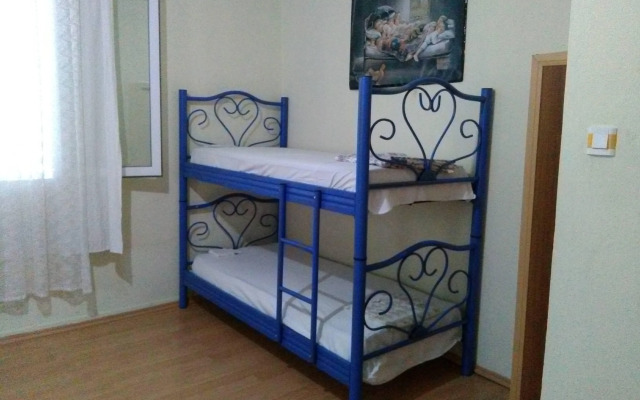 HZD Apartments Hostel