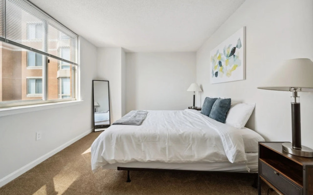 2BR Luxury City Suite With Gym & Pool