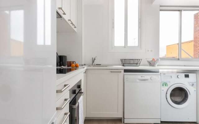 Lovely 2-bed Penthouse in the Lovely Gràcia