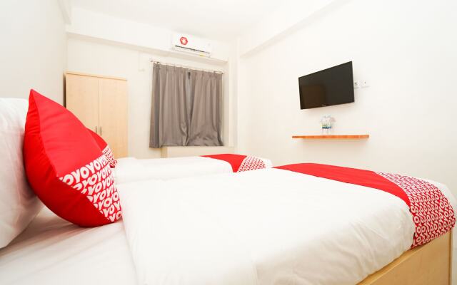 OYO Flagship 910 Menara Rungkut Surabaya