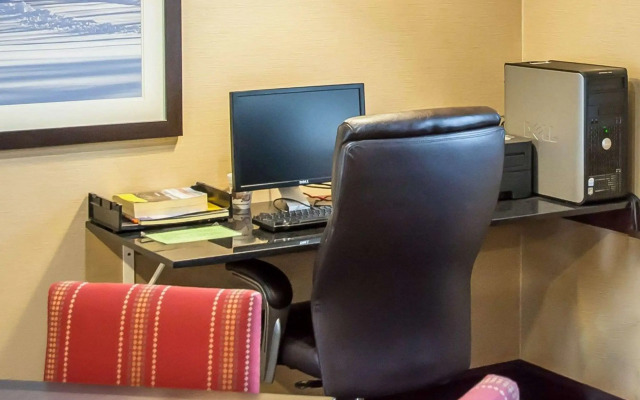 Comfort Inn & Suites