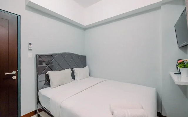 Comfort 1Br At Royal Heights Apartment