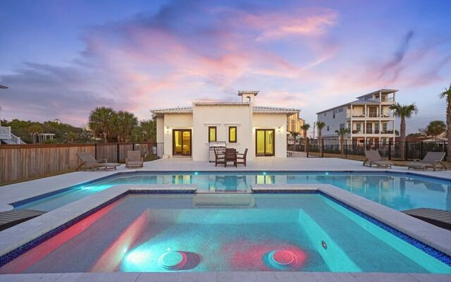 Bourbon Breeze by Five Star Properties