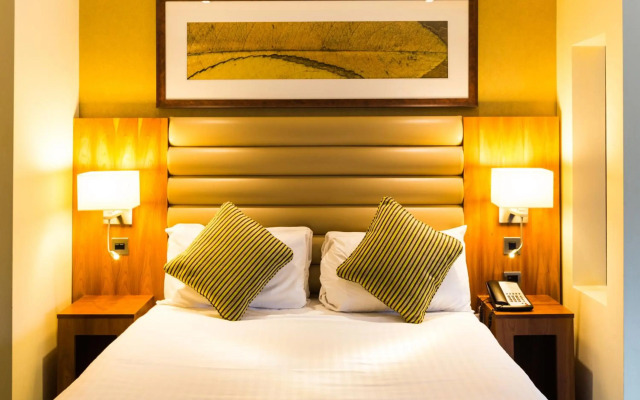 Drayton Manor Hotel