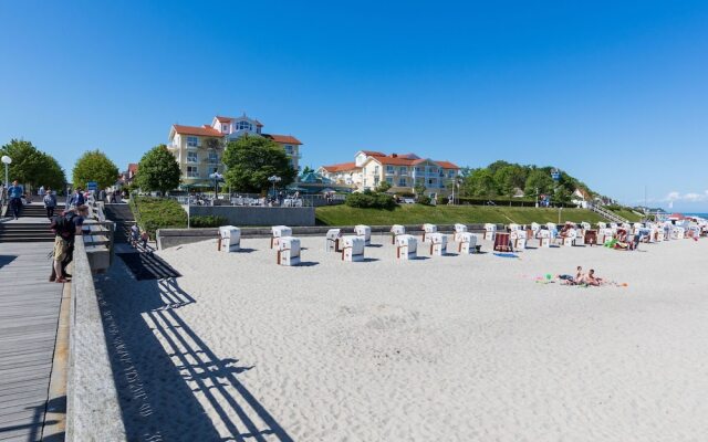 Appealing Apartment in Ostseebad Kühlungsborn near Sea Beach