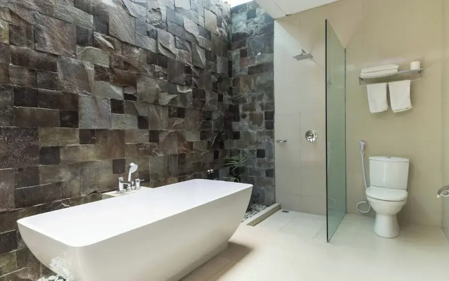 Stunning 2 Br Pool Villa With Rooftop In Seminyak
