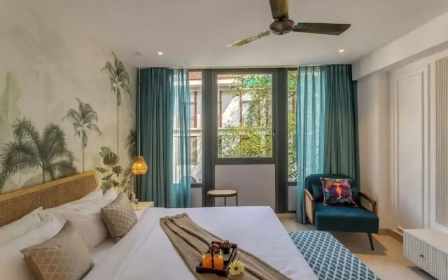 Hidden Gem Luxe Suite w Pool View - 1km to Beach