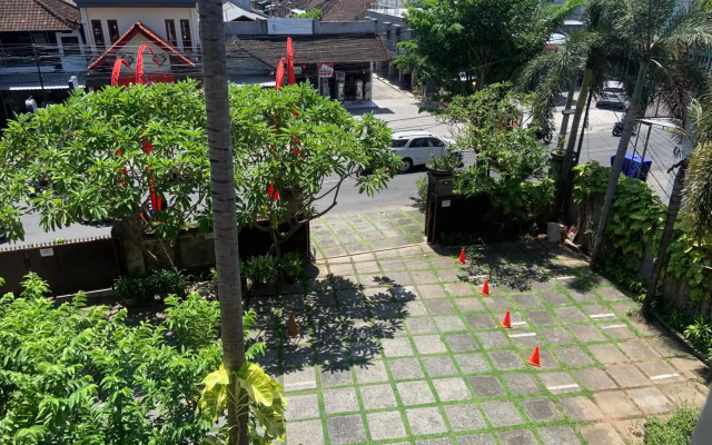 Nirwana Hotel Suites