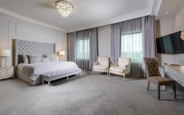 Shearwater Hotel & Spa