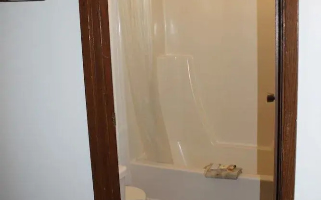 Raval Paradise Motel & RV Park