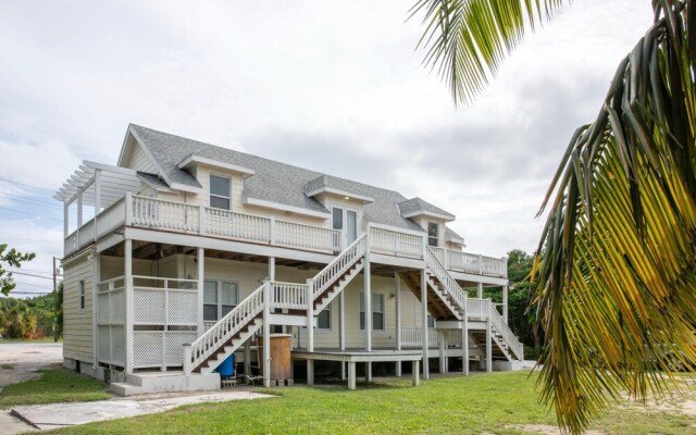 Four Points Suite by Eleuthera Vacation Rentals