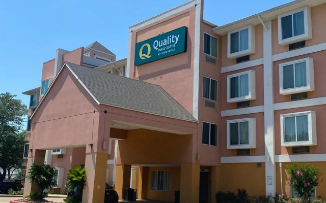 Quality Inn & Suites West Chase