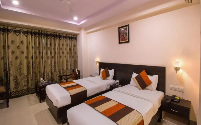 OYO 1903 Hotel Paras Inn