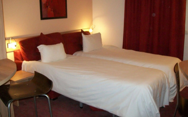 Canal suite Paris La Villette