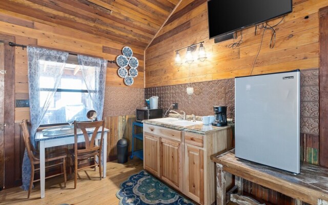 Hollmig Moon View 1 Bedroom Cabin by Redawning