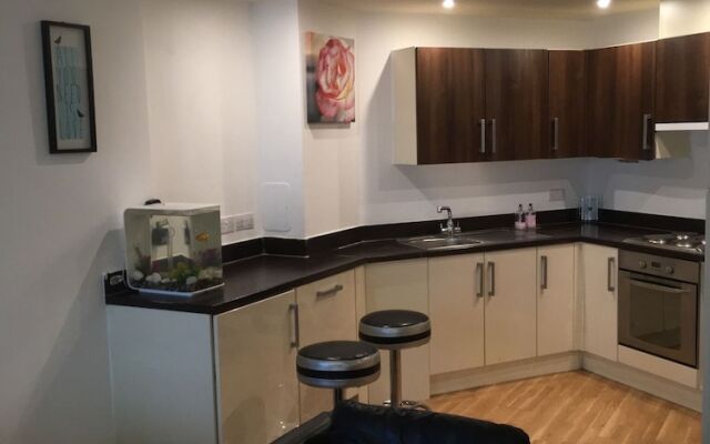 2 Bedroom Flat In Limehouse