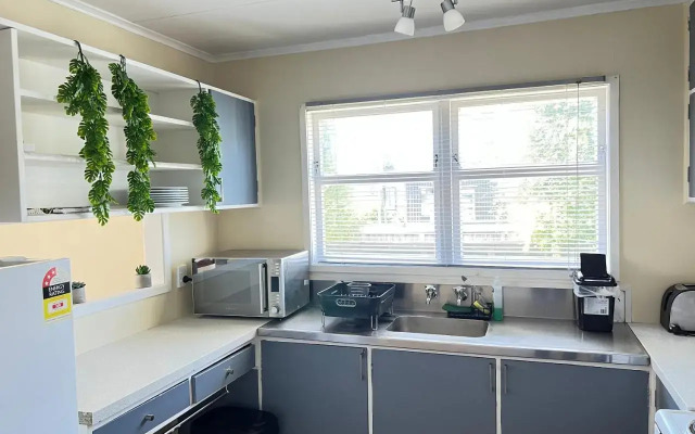 Spacious 3 BR near skyline-5 min walk