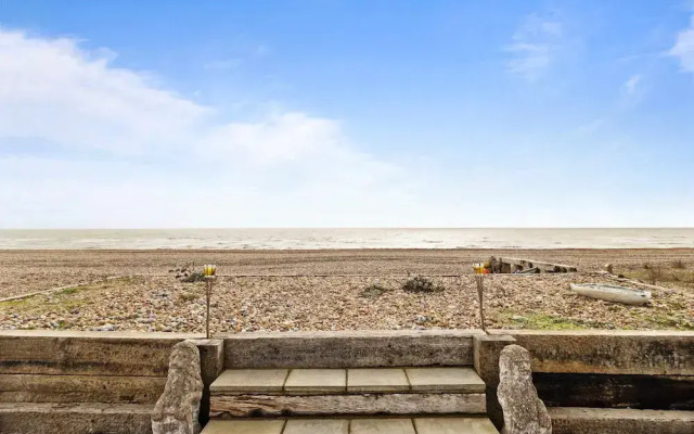 Splash-pevensey Bay in Pevensey Bay