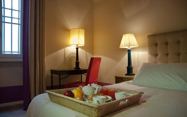 Black 5 Florence Suite