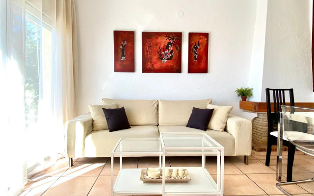 House in front of the beach with sea view