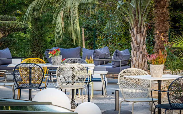 Golden Tulip Lyon Ouest Techlid Hotel & Spa