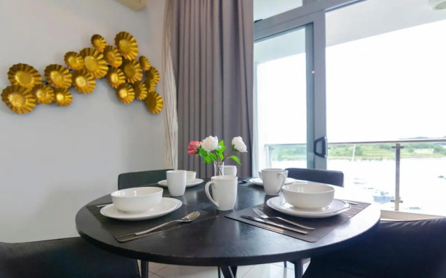Lux 3BR Suite Puteri Harbour Near Legoland & Hello Kitty