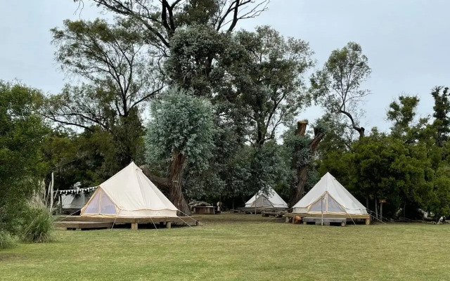 REFUGIO Natural Glamping