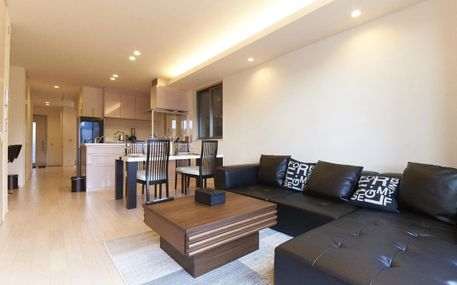 Kyoto river side modern House