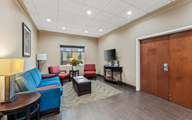 Comfort Inn & Suites Tuscumbia - Muscle Shoals