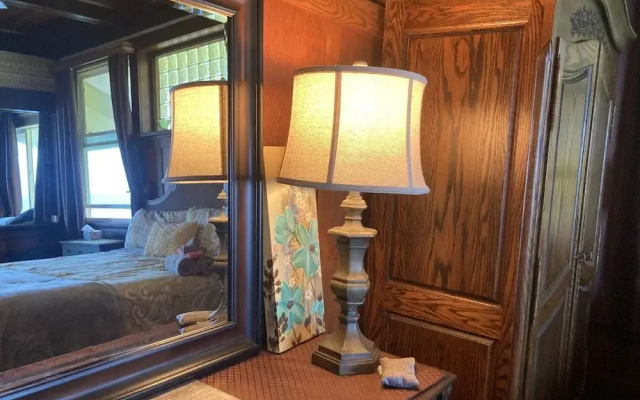 Hilo Bay Oceanfront B&B
