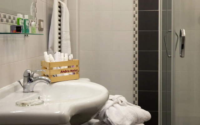 Andris Hotel