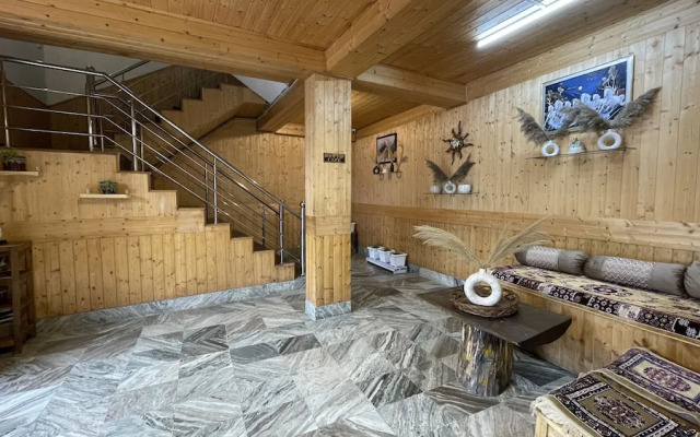 Singh Saab Rooms & Cafe