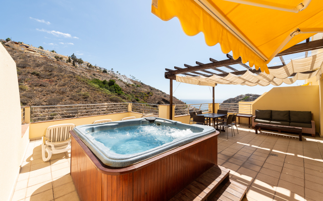Holiday Club Sol Amadores Hotel
