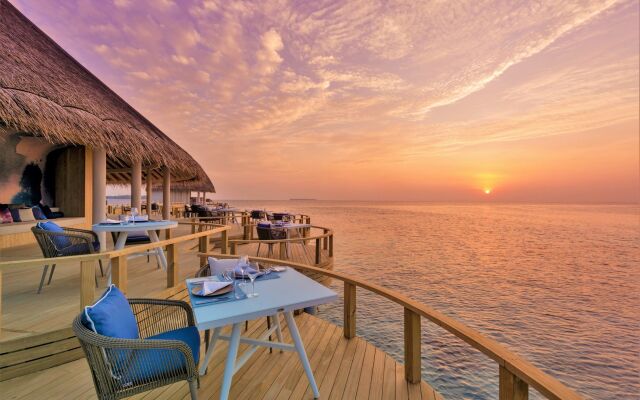 Emerald Faarufushi Resort & Spa