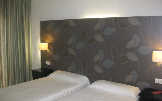 Apartamentos HG Cristian Sur