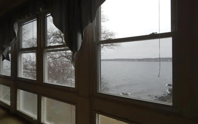 The Yankee Clipper Inn