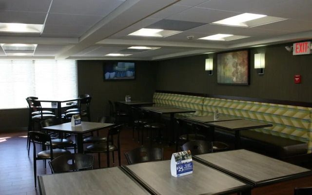 Spark by Hilton Hummelstown Hershey