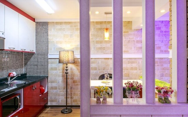 Loverstar In Forest Pension